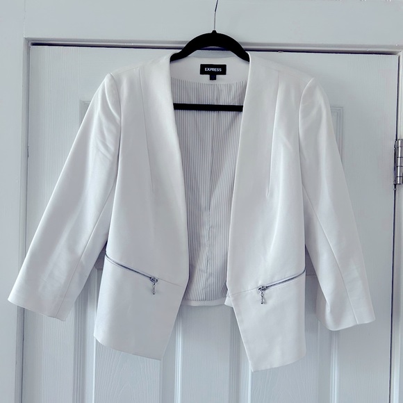 Cropped Blazer - Picture 1 of 3